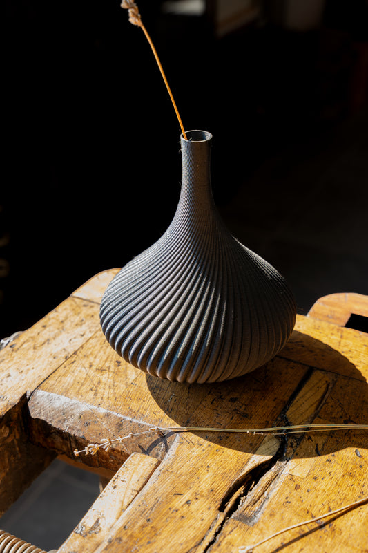BRUSSELS Black Vase